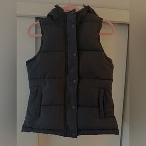 BLACK PUFFY VEST WITH HOOD WOMEN’S SIZE XS